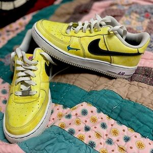 Nike AF1 07 Peace Love and Basketball, size 6 Y